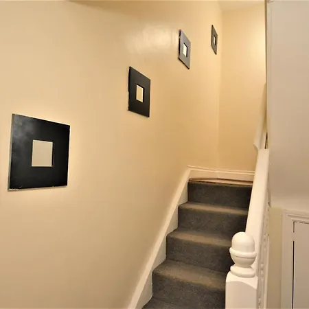 London Modern One Bedroom Apartment Exterior photo